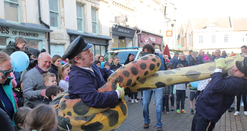 Arts Around Town - Family Circus Day