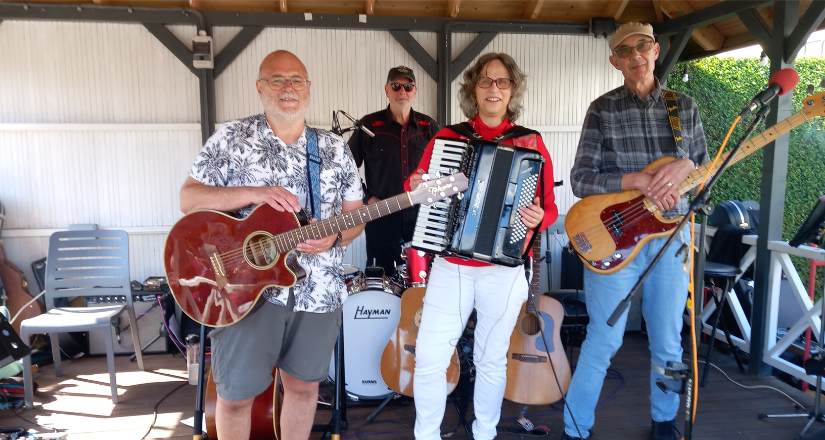 AKMED'S CAMEL CEILIDH BAND